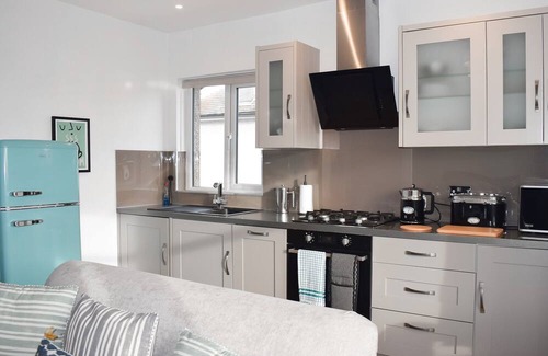 Worthing Cottage | 2 bedroom accommodation in Goring-by-Sea