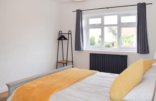 Worthing Cottage | 2 bedroom accommodation in Goring-by-Sea