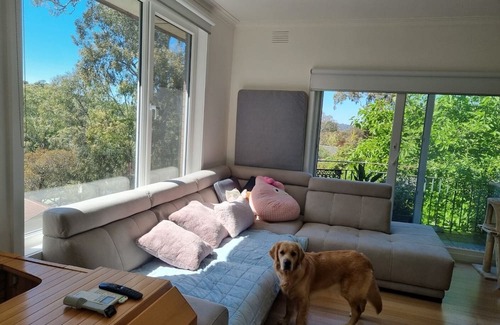 Greensborough House | A Beautiful Stay in Greensborough