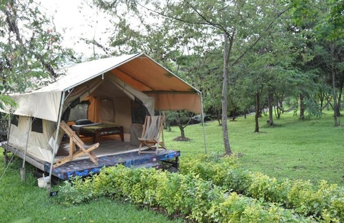 Nyakinama Bed & Breakfast | Red Rocks Rwanda - Campsite Guesthouse - Safari Tent