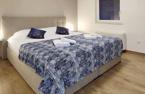 Marsici Apartment | One bedroom apartment with terrace Kremenići, Krk (A-21679-a)