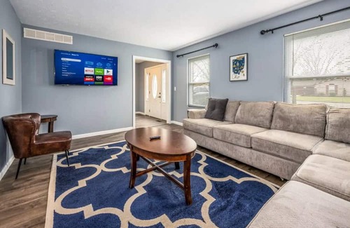 Centerville House | Family & Friends in Heart of Centerville 5bd/3ba!