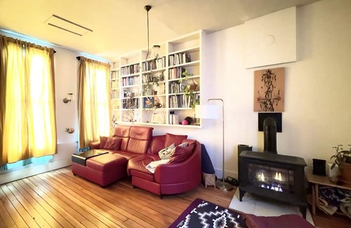 Adelma Beach Apartment | Unique flat in Heart of Downtown Port Townsend!
