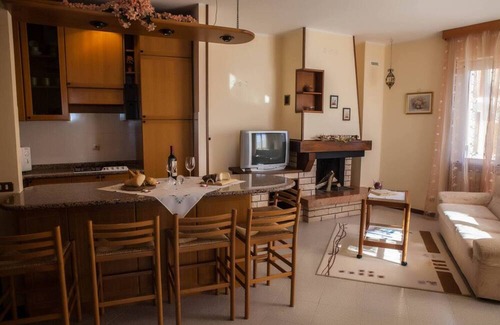 Oldesio Apartment | Apartment 'I Fiori' with Lake View, Shared Terrace and Wi-Fi