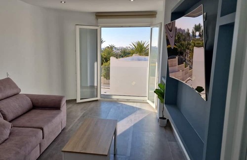 Almerimar House | Holiday Home 'Apartamento Gaviota 6' with Shared Terrace, Wi-Fi and Air Conditioning