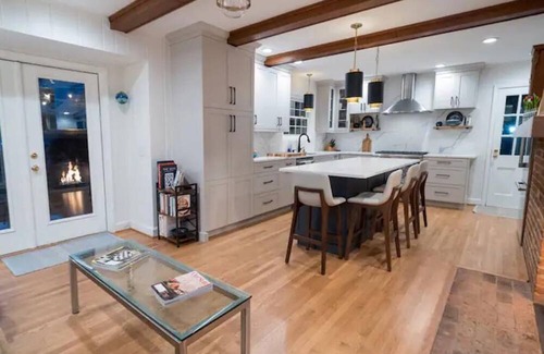 Carrboro House | Private retreat, walk/bike to town