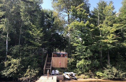 Lake of Bays Cottage | Lake of Bays Waterfront Historic Log Cabin