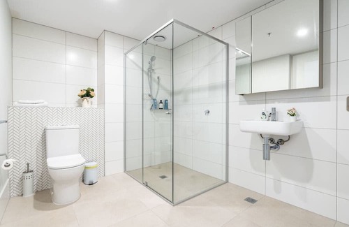 Greenway Apartment | Tugg5 · Black Diamond Apt in Greenway!