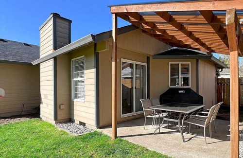 Mill Plain House | Cascadia Comfort Home on 166th #42006