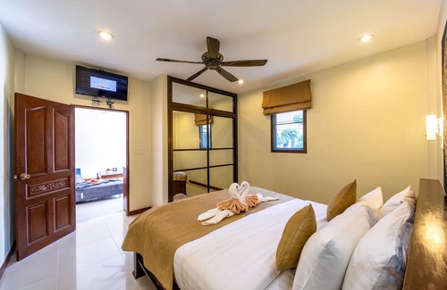 Bang Sare House | Superior Bedroom in comfy Resort -SCR6