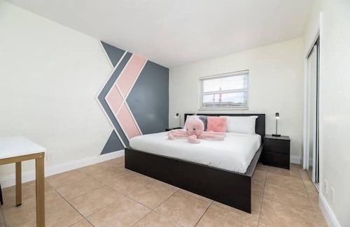 Coral Shores Apartment | 2 Bedroom 844628 by Houzlet