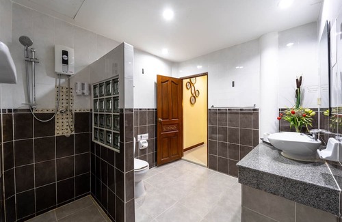 Bang Sare House | Unique Resort Close to Beach - SCR1