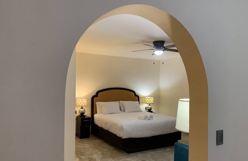Zaragoza Apartment | New cozy apartment for 2, short walk to beach #9