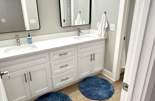 Jackson House | New home in downtown Jackson, steps away from restaurants, shops and The Lift!
