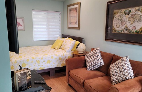 La Puente Apartment | Cozy Poolside Casita Centrally Located to LA and OC Attractions