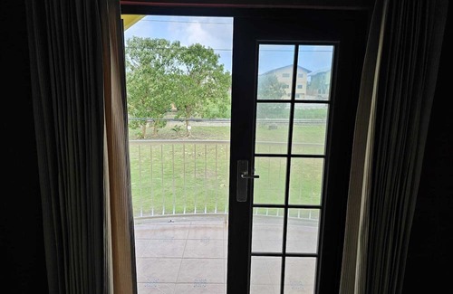 Penal-Debe House | 6 A/C bedroom , 4 full baths, 4500 Sq ft ,10 mins away from city and highway