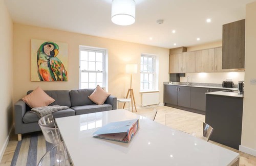 Walton on the Naze Cottage | 21B SAVILLE ROAD, country holiday cottage in Walton-On-The-Naze
