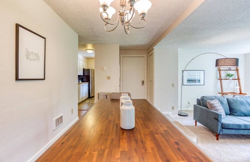 Moss Bay Apartment | Outstanding Kirkland 2BR w/ Deck & Yard, nr Waterfront, by Blueground