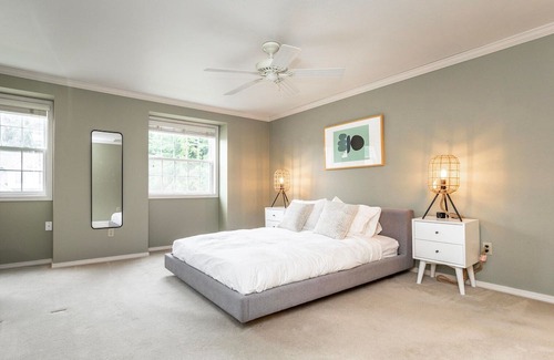 Covington House | Sleek Kent 3BR w/ Patio & Garage, nr Botanical Garden, by Blueground