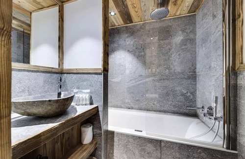 Le Fornet Apartment | Residence Les Rives De L Isere - 4 Rooms for 6 People