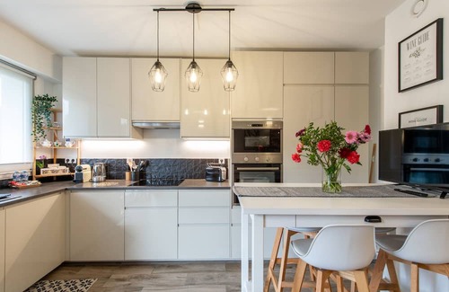Bois-Colombes Apartment | Vrbo Property