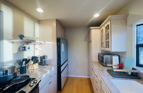 Bonney Lake House | Lake Tapps Events House on the Bankers Island with Dock and Boat Launch