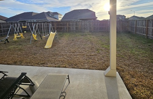 Iowa Colony House | A place of rest, spacious and comfortable