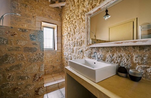 Riglia Villa | Riglia Villas - Villa Stone.