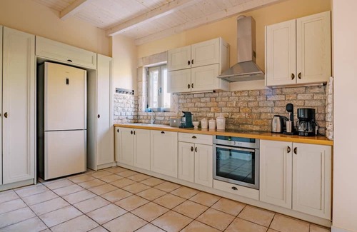 Riglia Villa | Riglia Villas - Villa Stone.