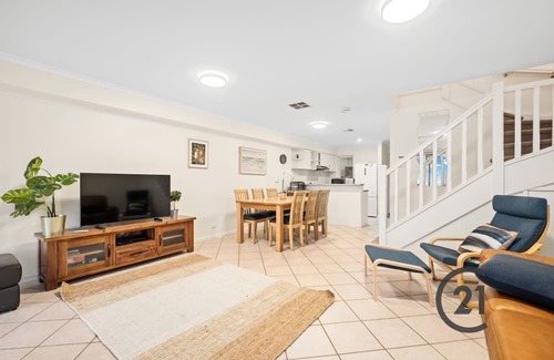 Adelaide House | Waterfront home in North Haven!
