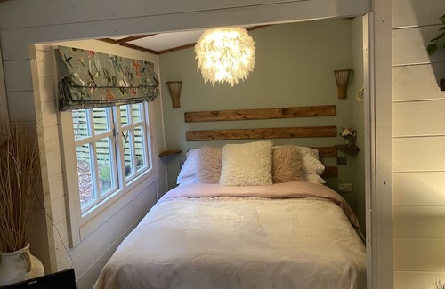 Worth Cabin | Private and secluded Cabin in Rowfant