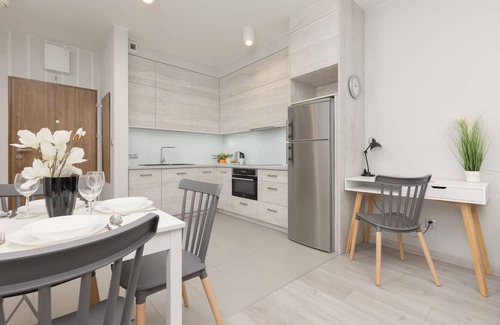 Bemowo Apartment | Lazurowa Warsaw & Parking by Renters