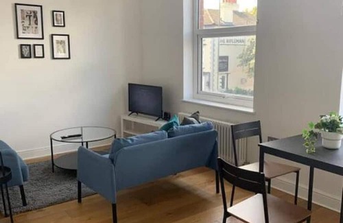 Epsom Apartment | Perfect 1 bed -10 East St Flat 2