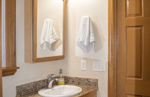 Port Angeles Cabin | 3-bedroom cabin lakefront in Port Angeles