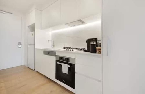 Malvern East Apartment | City to Bay Views and Racecourse