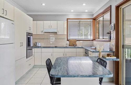 Chittaway Point House | Lakefront Serenity - Kayaks Available