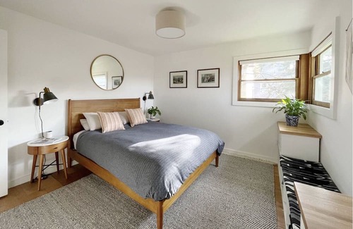 Hosford-Abernethy House | Architect Remodeled Mid Century in Foodie Paradise