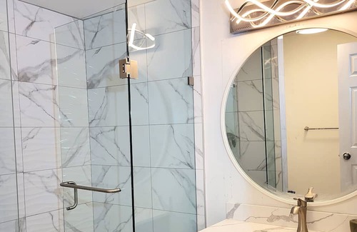 Waterloo House | Newly renovated spacious basement room with separate entrance