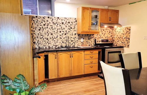 Waterloo House | Newly renovated spacious basement room with separate entrance