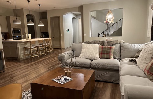 Maricopa House | A Cosmopolitan Glennwilde Home