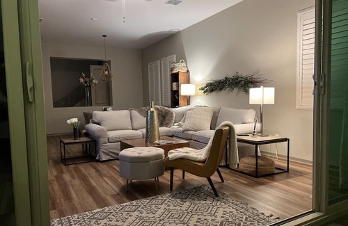 Maricopa House | A Cosmopolitan Glennwilde Home