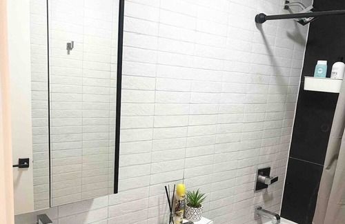 Orange Apartment | Cozy minimalist 2BR 2BA apt 30mins from NYC 15mins from airport & American Dream