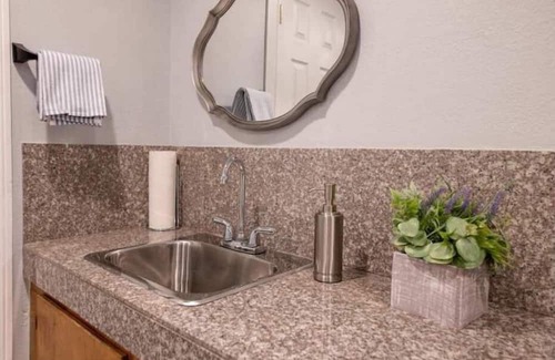 Uptown House | Explore CO - Downtown lower unit