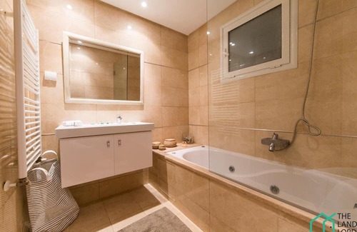 Ain Zaghouen Nord Apartment | Rd Panorama: Superbe apt avec terrasse + vue forêt