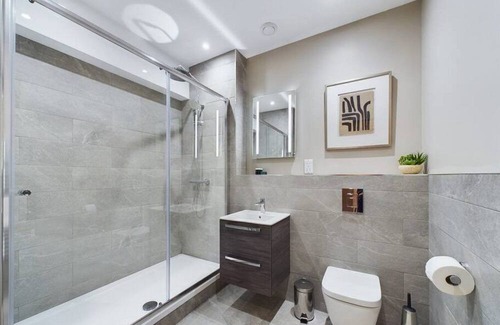 Belfast Apartment | Luxury Lisburn Road apartment: Belfast's finest with top-notch furnishings