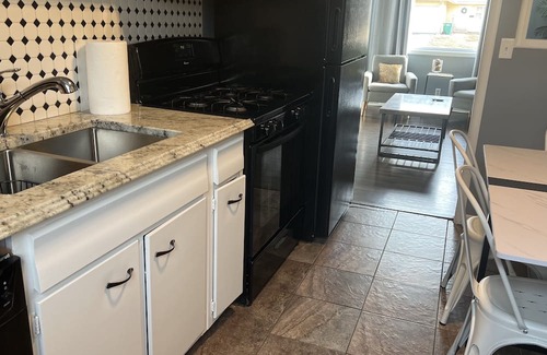 Shawnee House | Cozy two bedroom home near downtown Shawnee