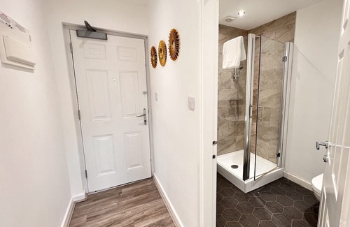 Liverpool City Centre Apartment | 1.2km from the city centre! & Liverpool John Lennon Airport, 14 km away.