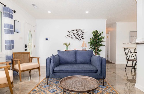 Portsmouth House | Rivercrest Retreat | River Front | 3 beds 2 baths