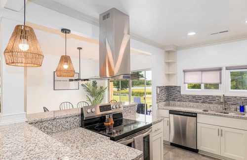 Portsmouth House | Rivercrest Retreat | River Front | 3 beds 2 baths