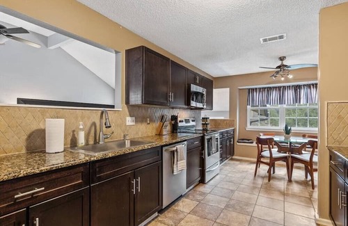 North Central Carrollton House | Dup Stunning Pool, Beautiful 3/2 home w/Outdoor Space!